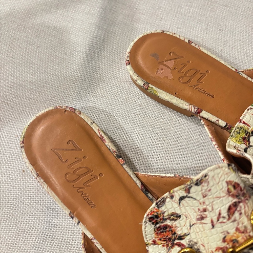 Zigi Artisan Floral Snake Embossed Horsebit Loafer Mules 8.5 | Chic Slip-On - Picture 3 of 5